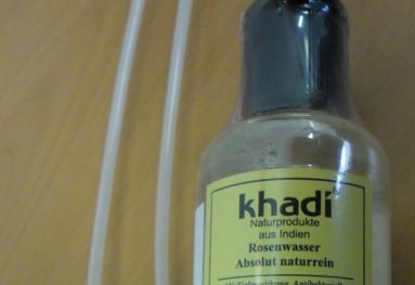 Nước hoa hồng của hãng mỹ phẩm Ấn Độ nhiễm khuẩn