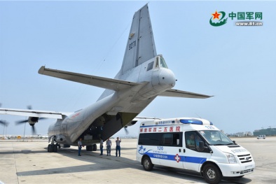 Lần đầu tiên Trung Quốc thừa nhận đưa máy bay quân sự Y-8 đến đá Chữ Thập
