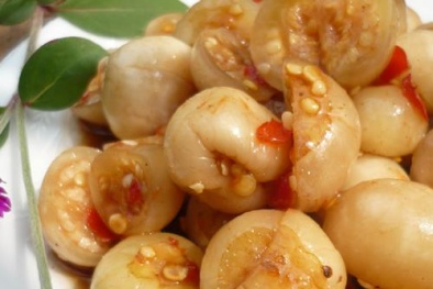 'Đã miệng' với bí quyết muối cà pháo giòn tan, trắng nõn, không nổi váng