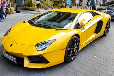 Lác mắt với siêu xe Lamborghini Aventador biển 899.99 của đại gia Sài thành
