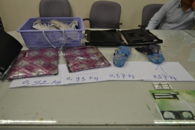 Nam hành khách mang hơn 2,5kg ma túy đá suýt lọt vào TP.HCM qua cửa khẩu sân bay