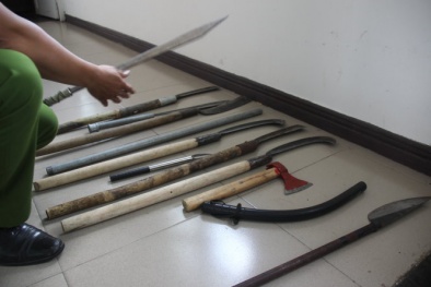 Giang hồ sừng sỏ xách đao ‘huyết chiến’, đồi thông hai mộ suýt thành bình địa