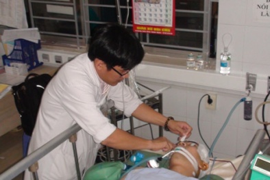 Đem súng bắn chim ra ‘ngắm’, một nam thanh niên bị đạn xuyên qua đầu