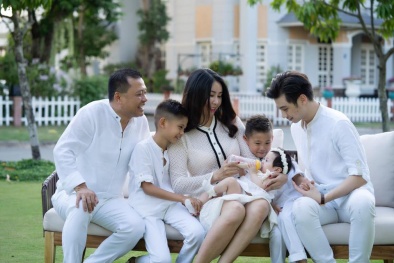 Hoa hậu Hà Kiều Anh hạnh phúc viên mãn với gia đình