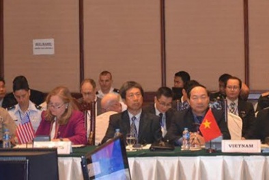 Tranh chấp chủ quyền biển Đông làm nóng hội nghị cấp cao quốc phòng ASEAN