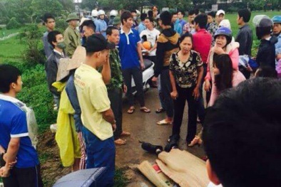 Sấm sét 'rạch nát' trời Hà Nội, dân hoảng loạn vì người chết, phòng cháy