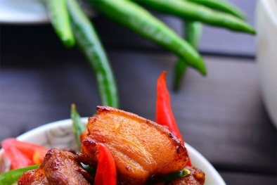 Đổi vị ngày gió với cách làm thịt ba chỉ xào cay cả nhà đều mê