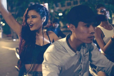 Sự thật việc Trương Quỳnh Anh ‘hở hết cỡ’, tham gia đua xe trên phố đi bộ