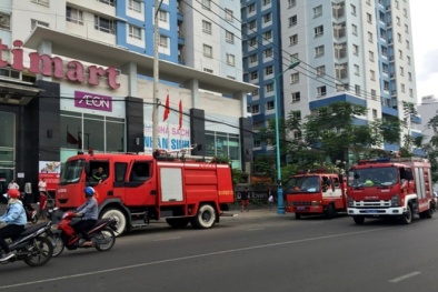 Hố rác chung cư bốc cháy nghi ngút, trăm người hoảng loạn