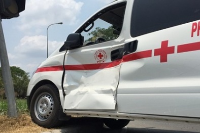 Hoảng loạn kể lại lúc xe cấp cứu chở bé trai 6 tuổi bị xe ben húc bay