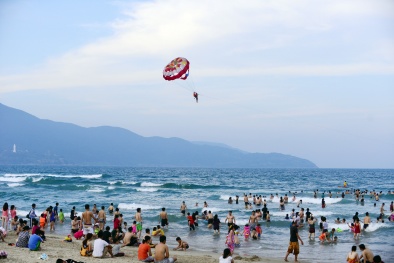 Cá chết hàng loạt, tour du lịch đi miền Trung vẫn hút khách