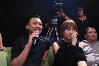 Trấn Thành bất ngờ ‘cầu hôn’ Hari Won trên sóng truyền hình