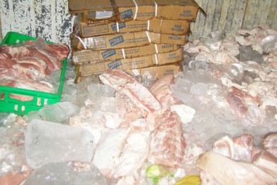 Cố tình chế biến cả tấn thịt hôi thối nồng nặc cho quán ăn