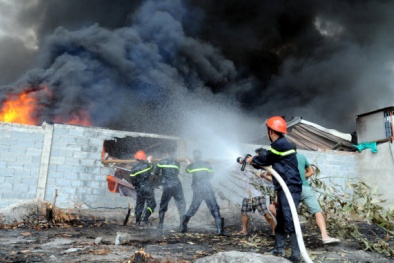 Tin tức thời sự 24h ngày 1/5: Đồng Nai cháy lớn, ngọn lửa cao hàng trăm mét