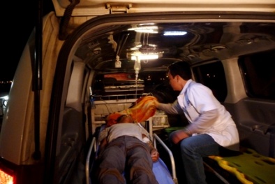 Ngư dân gãy xương, cận kề 'cửa tử' giữa sóng nước Hoàng Sa