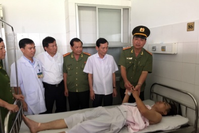 ‘Ma men’ vác dao dài 50cm chém vào cổ công an rồi uống thuốc sâu tự sát