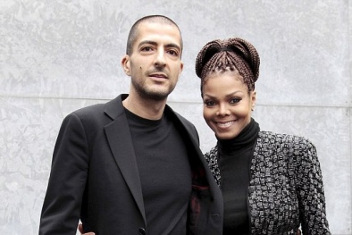 Em gái của Michael Jackson mang thai với ông xã tỷ phú ở tuổi 50