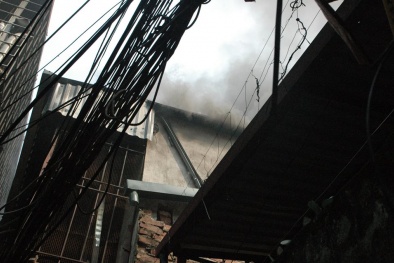 Hiện trường vụ nổ vang trời rồi nhà cháy rừng rực trên phố Thái Hà