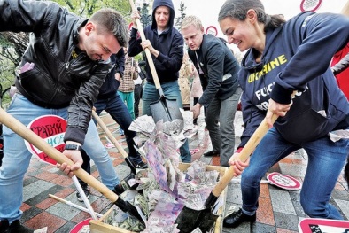 Tin tức mới nhất về Ukraine ngày 7/5: Dân Ukraine nhờ phương Tây cấm cửa tham quan 