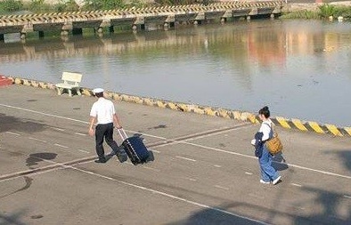 Bị tố không đi Trường Sa vì chê phòng chật, NSND Lan Hương nói gì?