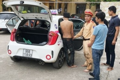 Kẻ mang ma túy chạy 'ba quãng đồng' vẫn không thoát được cảnh sát