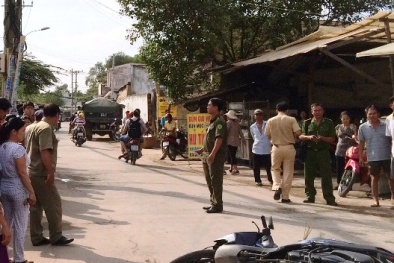 Học sinh khóc tức tưởi bên thi thể thầy giáo tiểu học bị xe ben đâm 