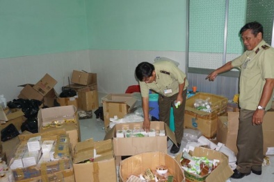 Bình Dương: Công an đột kích cơ sở sản xuất mỹ phẩm nghi kém chất lượng