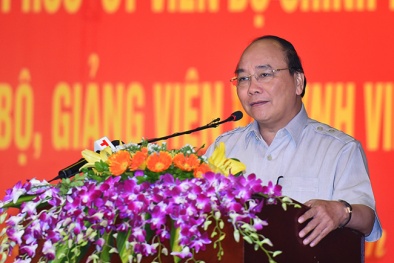 Thủ tướng nhắn nhủ sinh viên: ‘Trước hết phải học làm người…’