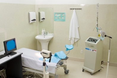 Bình Dương: Bác sĩ phụ khoa bị bệnh nhân tố vừa khám vừa giở trò đồi bại