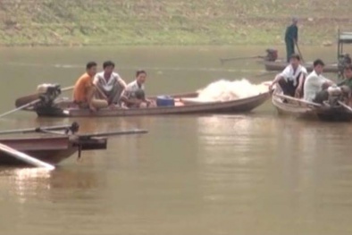 Chèo thuyền đi chơi, 3 cô gái trẻ chết đuối