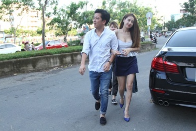 Trường Giang lái ‘xế hộp’ sang trọng chở Nhã Phương đi sự kiện