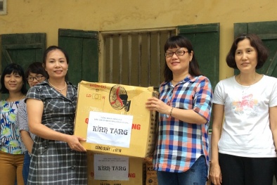 Công đoàn Tổng cục TCĐLCL tặng quà cho trường mầm non Xuân Trúc 