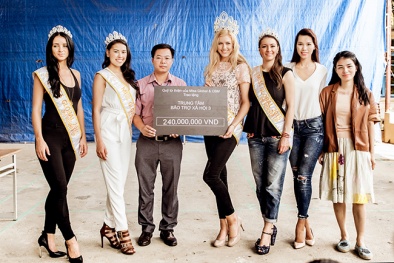 Hà Anh cùng Miss Global 2015 trao 240 triệu cho người nghèo