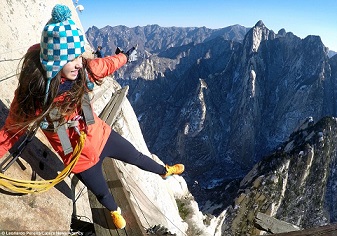 Rùng mình với con đường mòn nguy hiểm nhất thế giới ở Trung Quốc