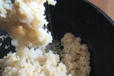 Hà Nội: Phát hoảng vì hiện tượng 'lạ' khi rang cơm nguội ở tủ lạnh