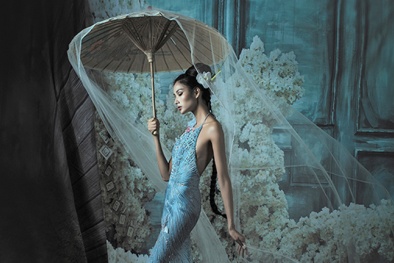 Giật mình với hình ảnh đầy ma mị của Hoàng Thùy 