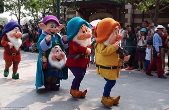 Khám phá vẻ đẹp hoành tráng của Disney Land phiên bản Trung Quốc