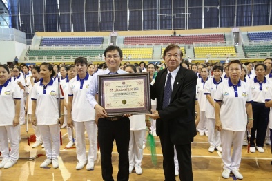 Lập kỷ lục Việt Nam về đồng diễn thể dục dưỡng sinh với số lượng người cao tuổi đông nhất