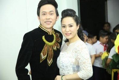 Hé lộ hình ảnh con trai, con gái Hoài Linh khi lần đầu xuất hiện 