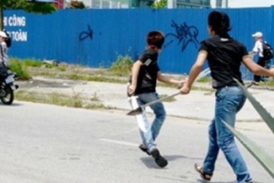 Truy sát kinh hoàng ở Cà Mau: Liên tục bị ‘khủng bố’ bằng gạch đá, trứng thối