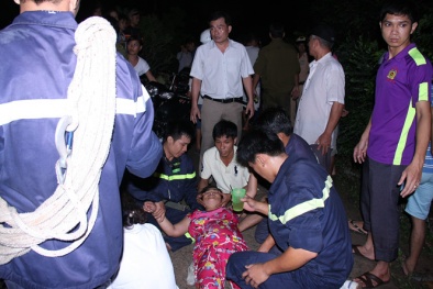 Thiếu phụ nghi mắc bệnh tâm thần trèo lên cột điện cao 120m tự sát