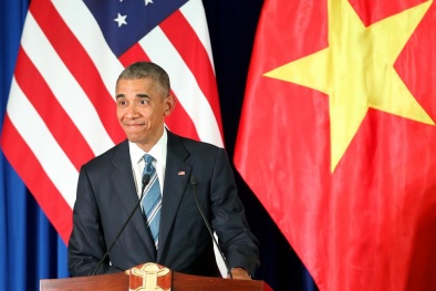 Nhìn lại những bức ảnh ấn tượng trong chuyến thăm của ông Obama tại Hà Nội