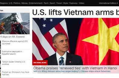 Báo quốc tế nói gì về việc Mỹ dỡ cấm vận vũ khí với Việt Nam? 