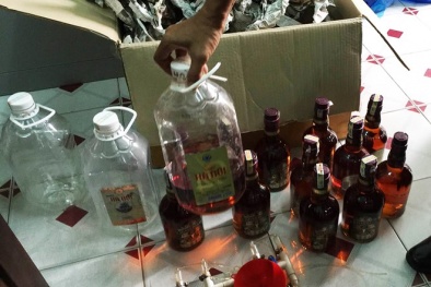 Bình Dương: ‘Chế’ rượu ngoại giả từ nước màu kho cá