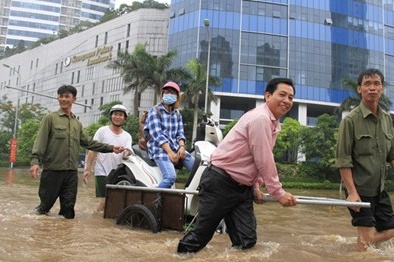 Hà Nội ngập nặng: Mải xây cao ốc, quên thoát nước?