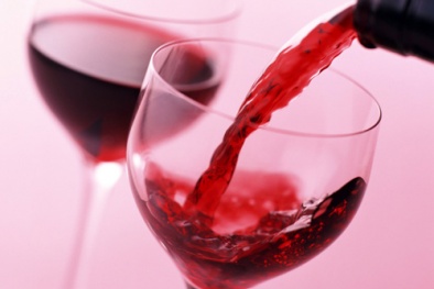Nguy cơ rối loạn thần kinh vì uống phải rượu rởm