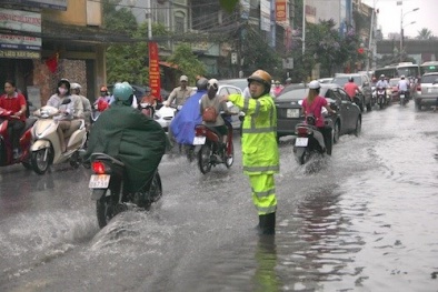 Xảy ra mưa lũ, chỉ huy các đội CSGT 'không được về nhà, đi nhậu'