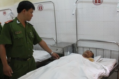 Ngăn kẻ côn đồ phá nhà dân, trung úy công an bị đâm 3 nhát trúng chỗ hiểm