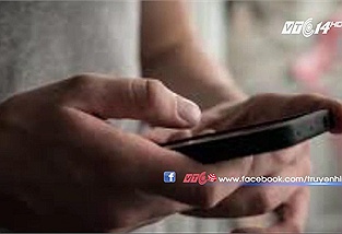 Xem lén điện thoại của chồng bị phạt hơn 900 triệu đồng