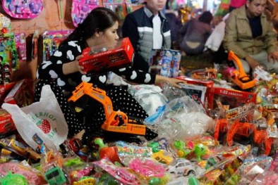 Thị trường đồ chơi trẻ em 'hiu hắt' trước ngày Quốc tế Thiếu nhi